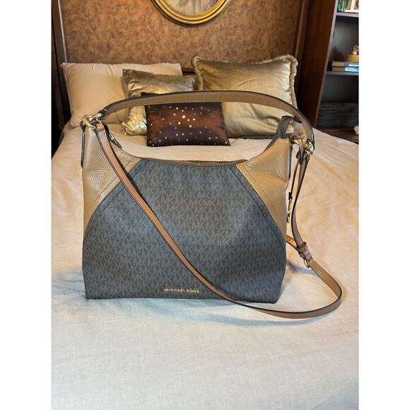 Michael Kors Handbags - Michael Kors Large Luxury Designer Brown Leather Tote Handbag Women.